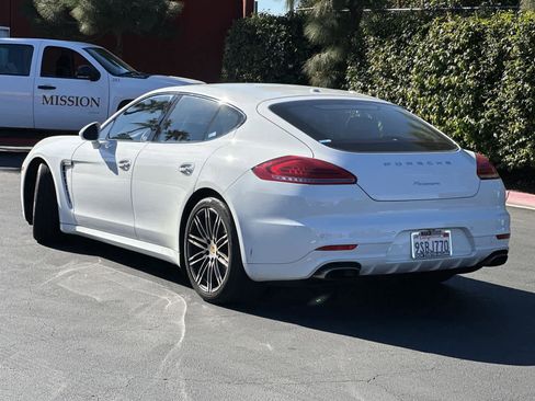 Used 2016 Porsche Panamera 4 image 4