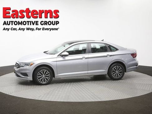 Used 2020 Volkswagen Jetta SE w/ SE Cold Weather Package FWD image 59