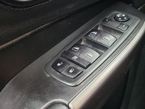 Used 2021 Jeep Cherokee Latitude Plus FWD image 27