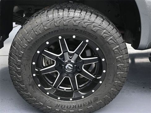 Used 2024 Nissan Titan Platinum Reserve w/ Moonroof Package image 9