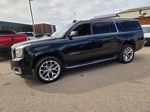 Used 2019 GMC Yukon XL SLT image 5