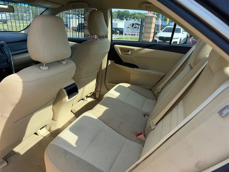 Used 2016 Toyota Camry LE FWD image 5