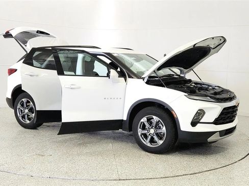 Used 2024 Chevrolet Blazer LT w/ Convenience Package FWD image 9