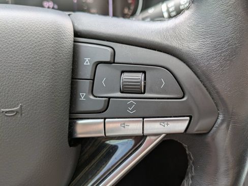 Used 2023 Cadillac XT6 Premium Luxury FWD image 27