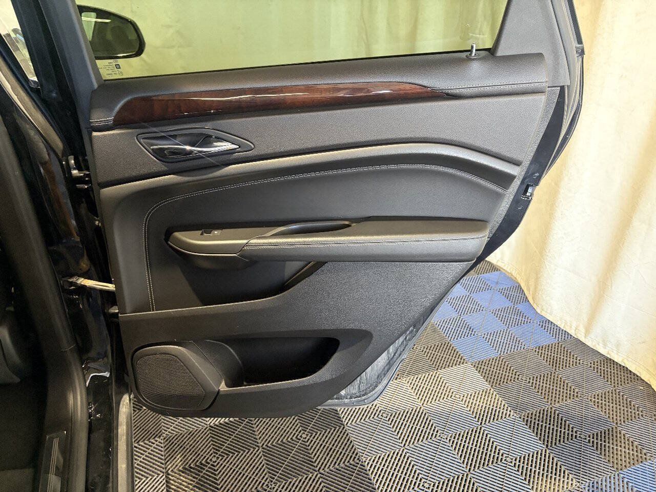 Used 2012 Cadillac SRX Luxury FWD image 10