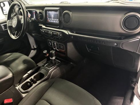 Used 2021 Jeep Wrangler Unlimited Sport AWD/4WD image 35