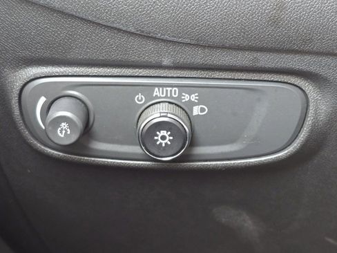 Used 2024 Chevrolet Equinox LT image 28