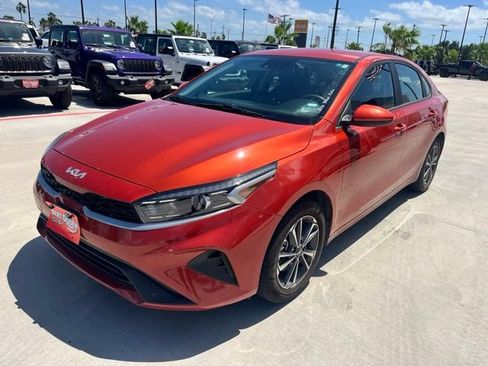 Used 2024 Kia Forte LXS FWD image 3