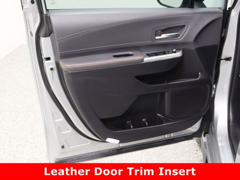 Used 2023 Toyota Sienna XSE image 12