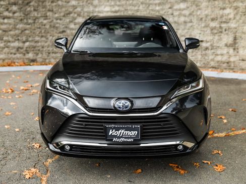 Used 2024 Toyota Venza Nightshade image 3