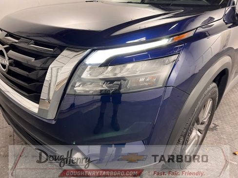 Used 2025 Nissan Pathfinder SV FWD image 9