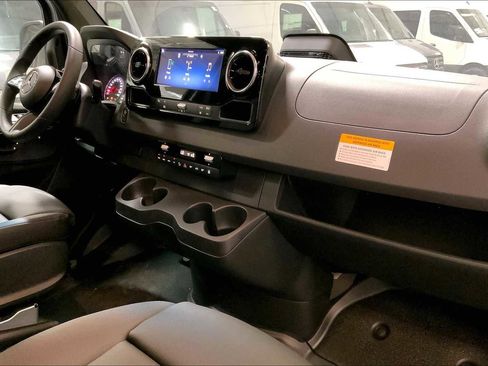 New 2025 Mercedes-Benz Sprinter 2500 image 11