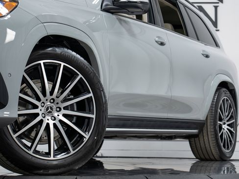 New 2026 Mercedes-Benz GLS 450 4MATIC image 28