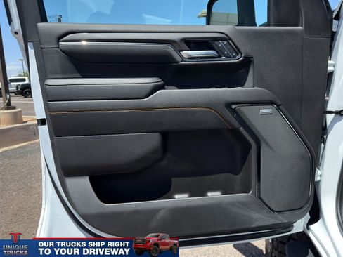 Used 2025 GMC Sierra 3500 AT4 w/ AT4 Premium Plus Package AWD/4WD image 17