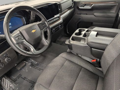 Used 2024 Chevrolet Silverado 1500 LT AWD/4WD image 10