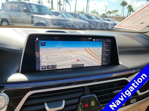 Used 2022 BMW 750i xDrive 750i xDrive w/ Executive Package image 3