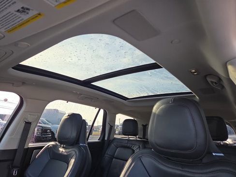 Used 2025 Lincoln Aviator Reserve w/ Equipment Group 201A image 9