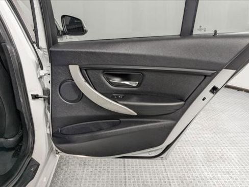 Used 2016 BMW 320i Sedan image 19