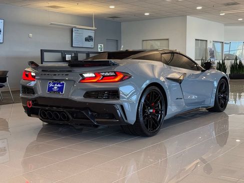 Used 2024 Chevrolet Corvette Z06 RWD image 12