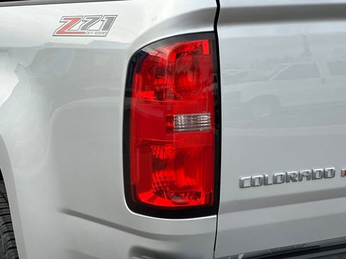 Used 2020 Chevrolet Colorado Z71 image 35