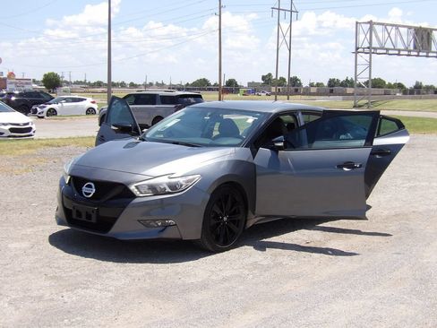 Used 2018 Nissan Maxima SR w/ Midnight Edition FWD image 25