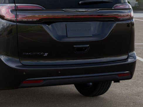 New 2026 Chrysler Pacifica Select w/ S Appearance Package image 13