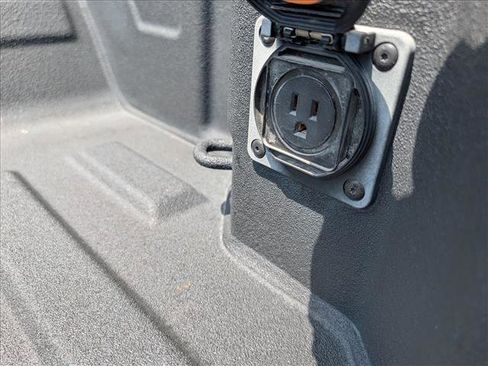 Used 2023 Chevrolet Silverado 1500 LTZ AWD/4WD image 23