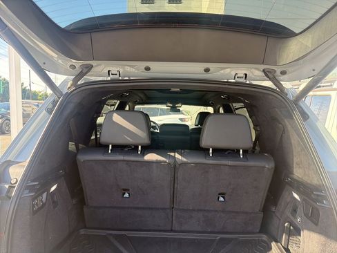 Used 2024 BMW X7 xDrive40i w/ M Sport Package AWD/4WD image 6