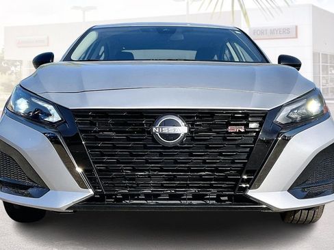 Used 2025 Nissan Altima 2.5 SR FWD image 24