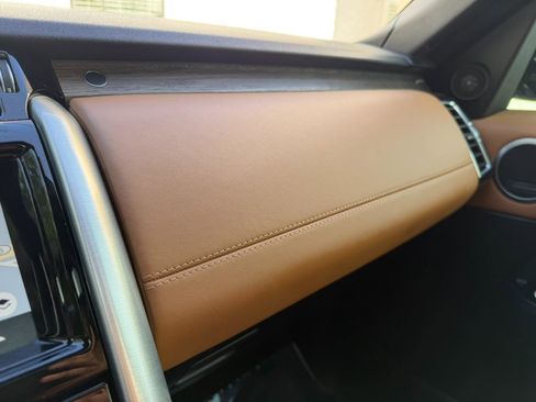 Used 2018 Land Rover Discovery HSE Luxury image 42