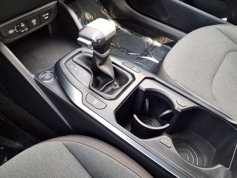 Used 2025 Kia K4 LXS image 21