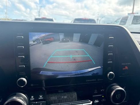 Used 2020 Toyota Highlander XLE w/ Protection Package #3 AWD/4WD image 31