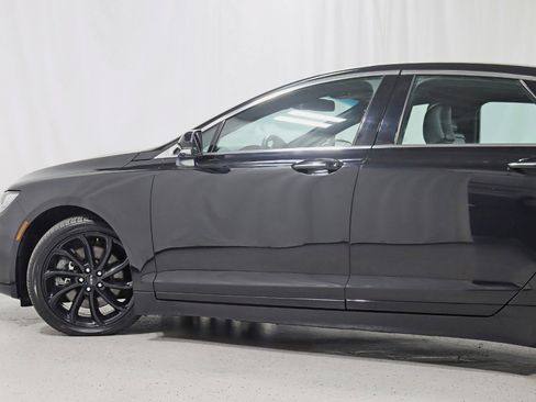 Used 2020 Lincoln MKZ Reserve w/ Monochromatic Package image 11