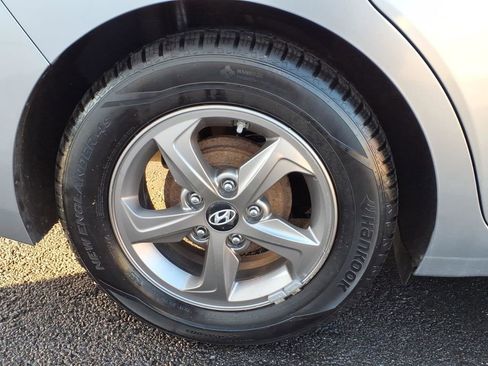 Used 2017 Hyundai Elantra ECO w/ Cargo Package image 9