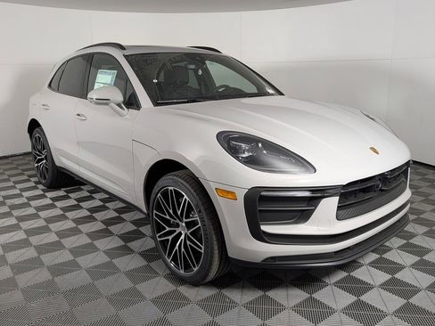 New 2026 Porsche Macan AWD/4WD image 9