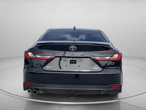 Used 2025 Toyota Camry SE w/ Convenience Package FWD image 4