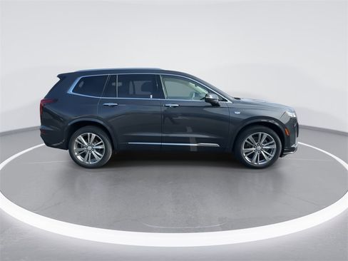 Used 2023 Cadillac XT6 Premium Luxury w/ Technology Package image 9