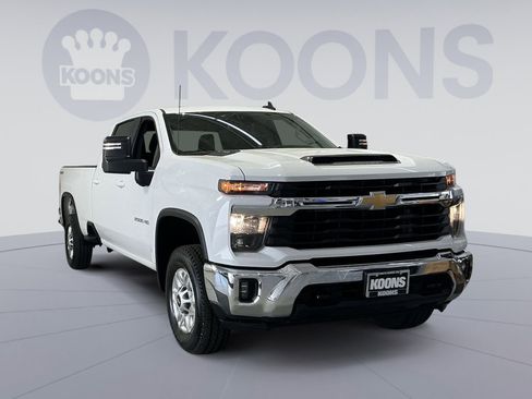 Used 2025 Chevrolet Silverado 2500 LT w/ Convenience Package image 18
