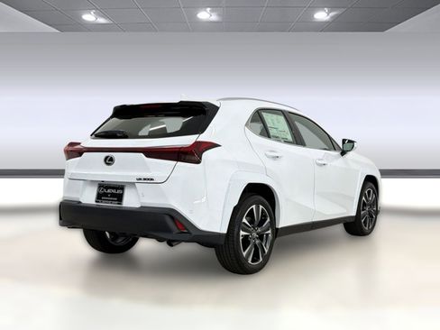 New 2026 Lexus UX 300h FWD image 9