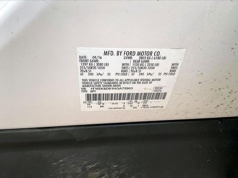 Used 2017 Ford Explorer XLT w/ Equipment Group 202A image 5