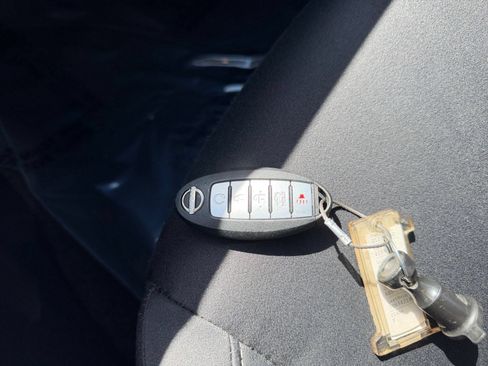 Used 2025 Nissan Altima 2.5 SV FWD image 21