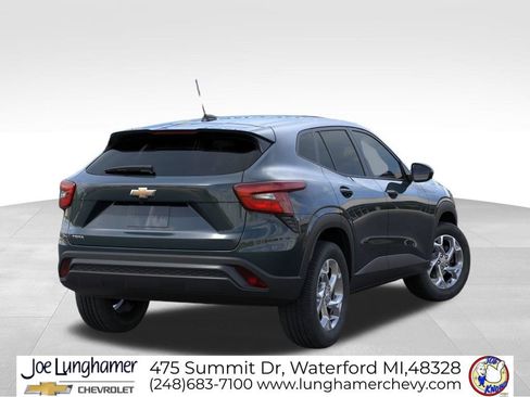 New 2026 Chevrolet Trax LS w/ LS Convenience Package FWD image 4