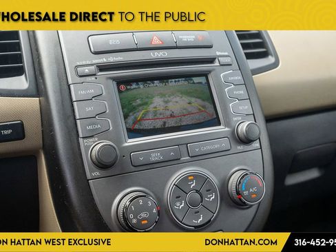 Used 2013 Kia Soul ! FWD image 8