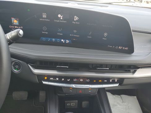 Used 2024 Cadillac XT4 Premium Luxury image 34