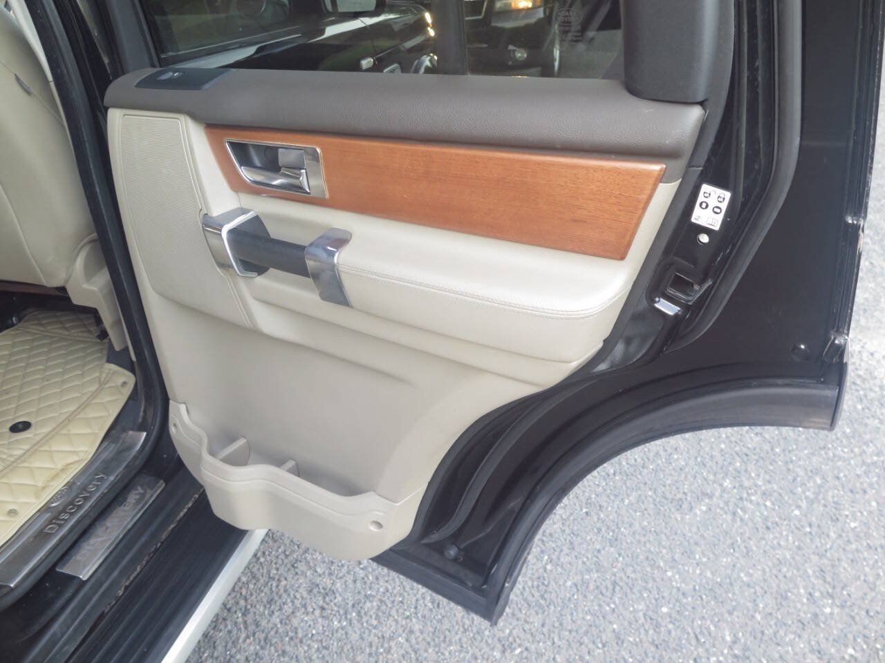 Used 2012 Land Rover LR4 HSE LUX w/ Luxury Pkg AWD/4WD image 21