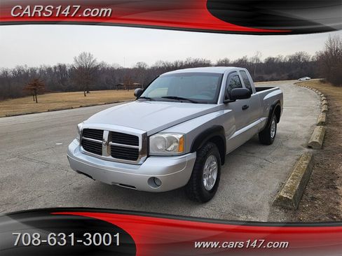 Used 2007 Dodge Dakota SLT w/ Trailer Tow Group image 1