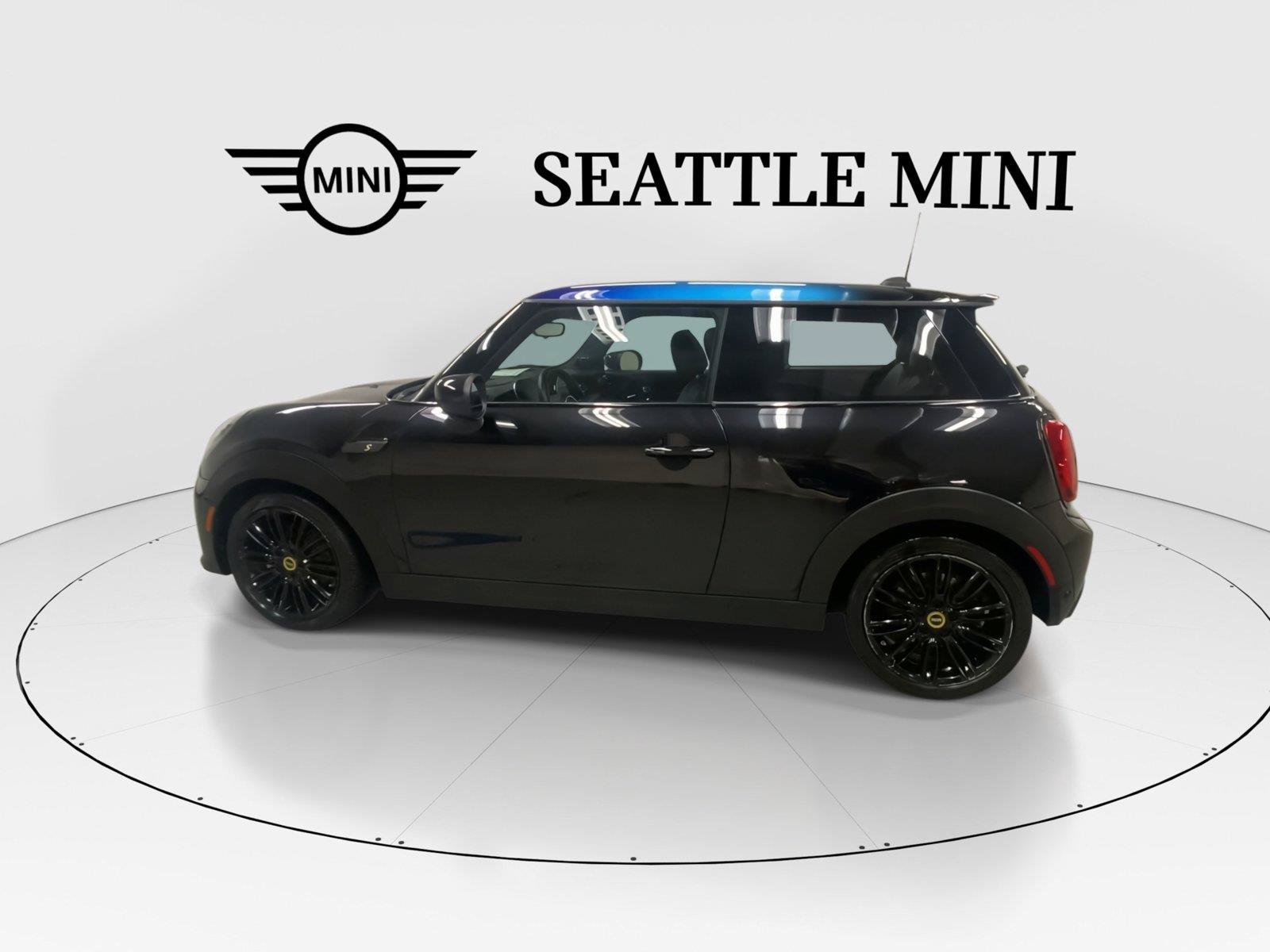 Used 2024 MINI Cooper SE FWD image 7