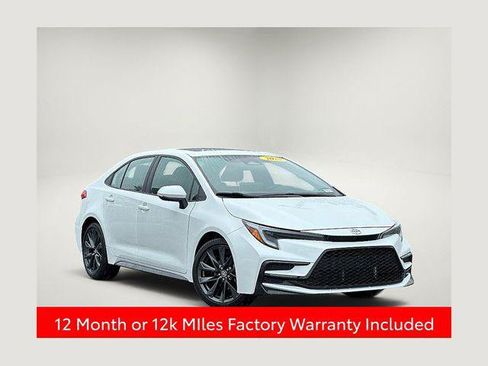 Certified 2025 Toyota Corolla SE w/ SE Premium Package FWD image 1