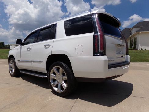 Used 2016 Cadillac Escalade Luxury AWD/4WD image 35