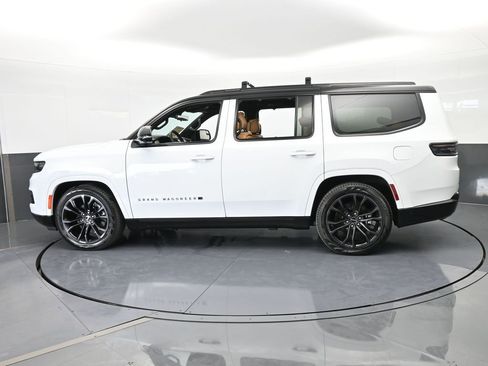 Used 2024 Jeep Grand Wagoneer Series III w/ Quick Order Packagew 28T image 3